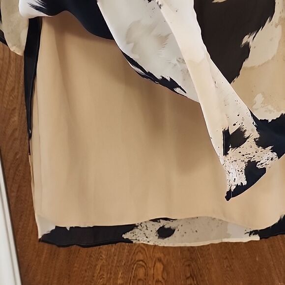 Vince Camuto Cow Print Chiffon Top - Picture 7 of 9